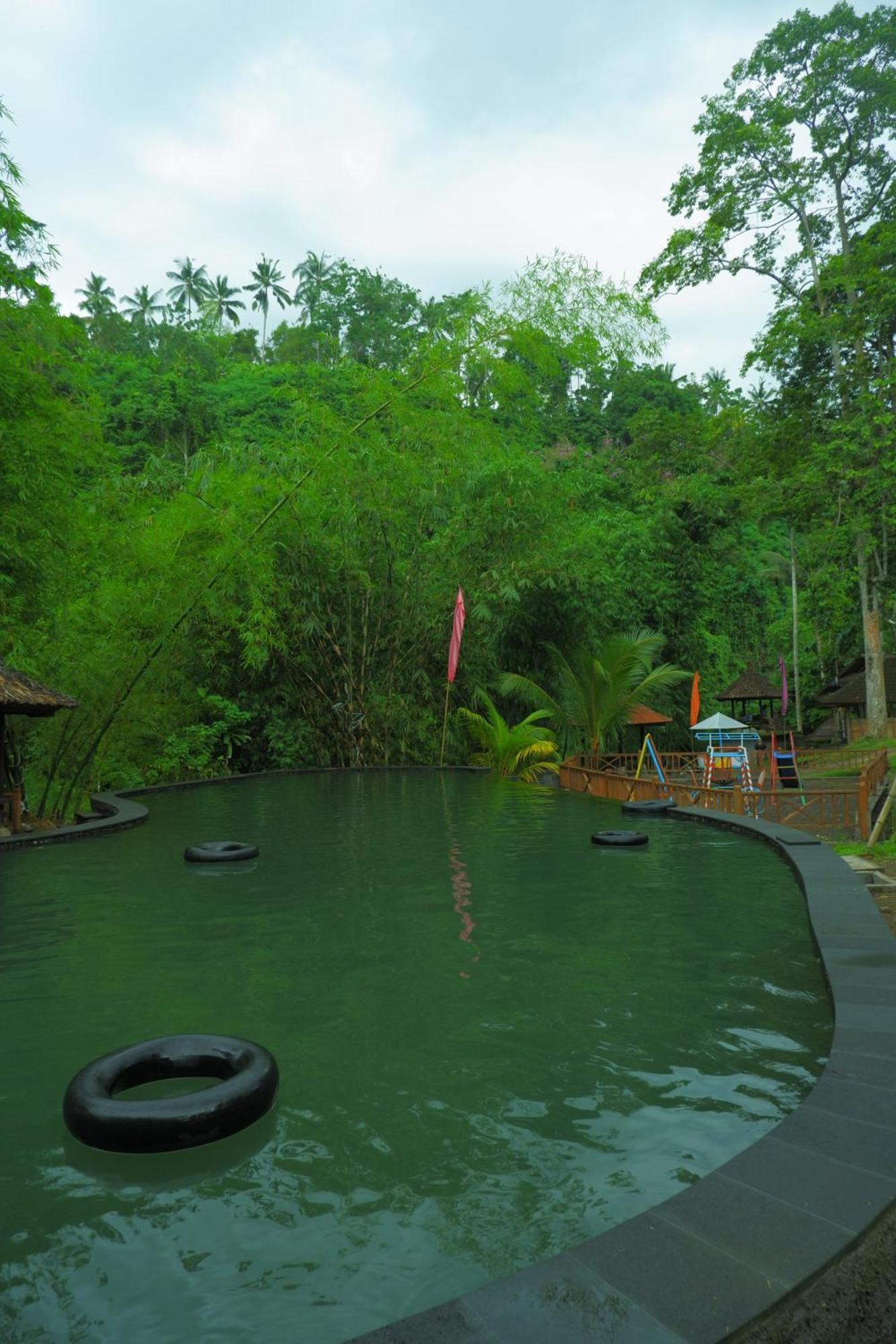 Aum Resort Pulukan Esterno foto