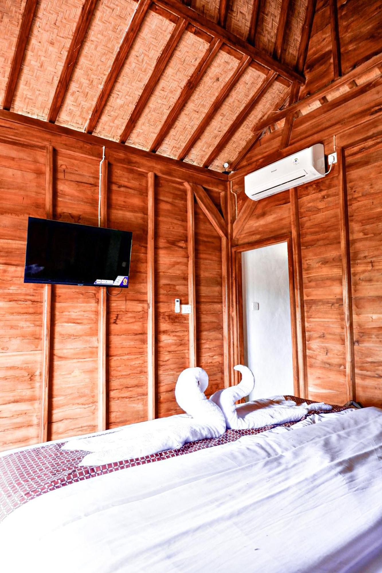 Aum Resort Pulukan Esterno foto