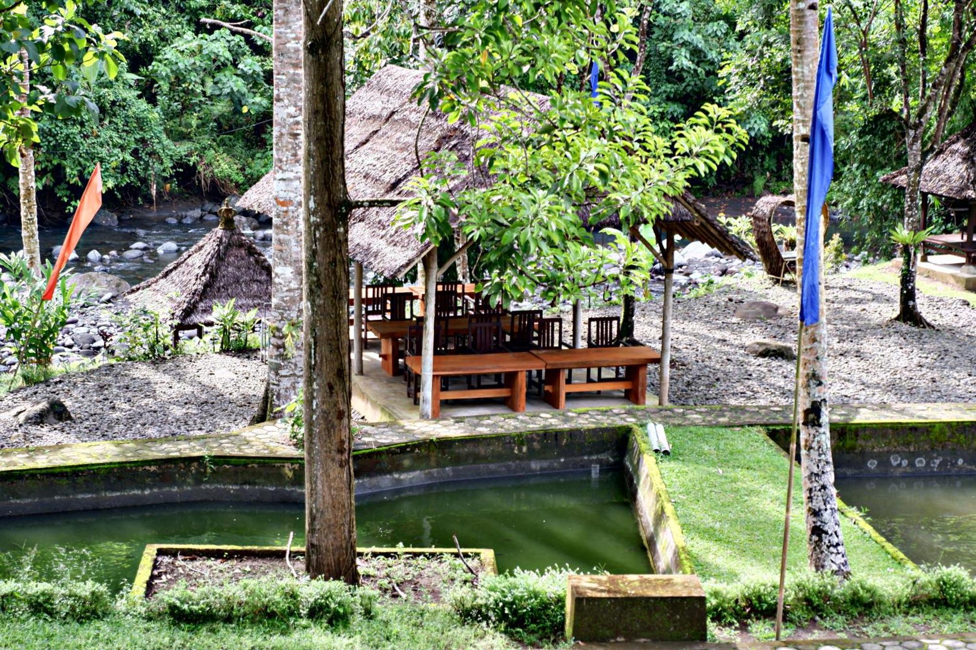 Aum Resort Pulukan Esterno foto